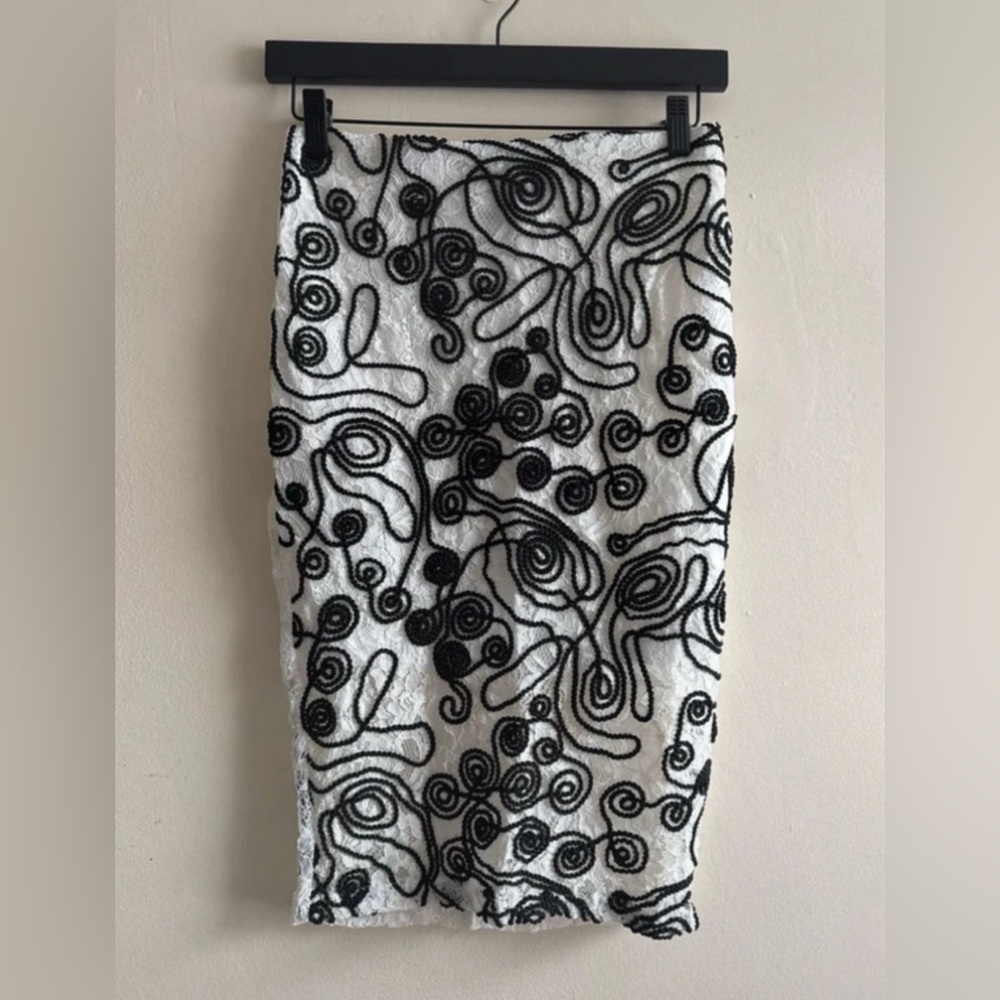 Entry Black and White Swirl Pencil Skirt